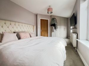 Bedroom- click for photo gallery